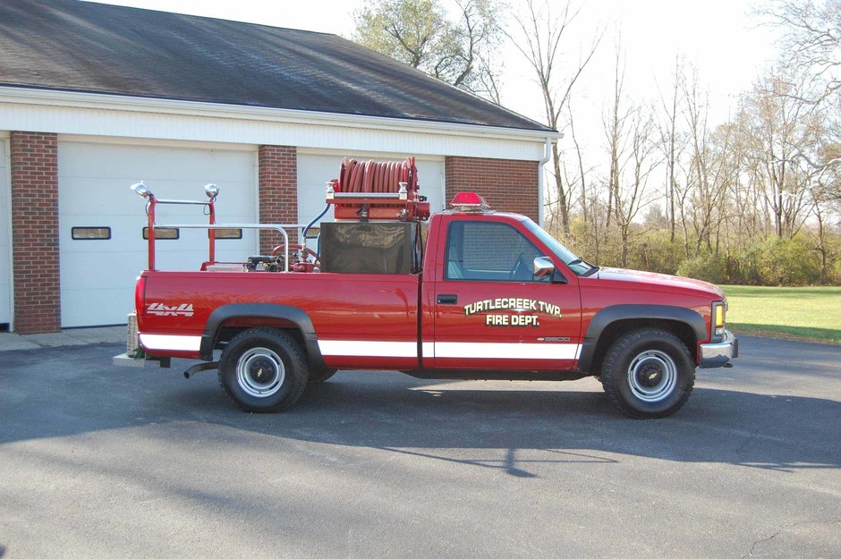 Brush 31: 2000 Chevrolet 4x4 pick-up truck with a 250 gallon capacity